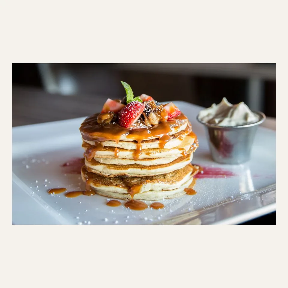 Ejemplo de imagen de producto ficticio: tortitas con fresas